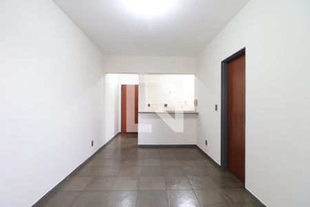 Sala  de apartamento para alugar com 1 quarto, 45m² em Centro, Ribeirão Preto