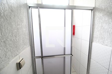 Banheiro do Quarto 1 de casa para alugar com 4 quartos, 150m² em Saraiva, Uberlândia