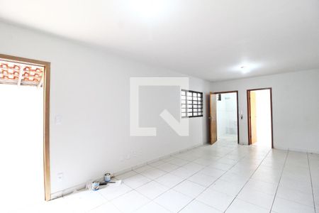 Sala de casa para alugar com 4 quartos, 150m² em Saraiva, Uberlândia