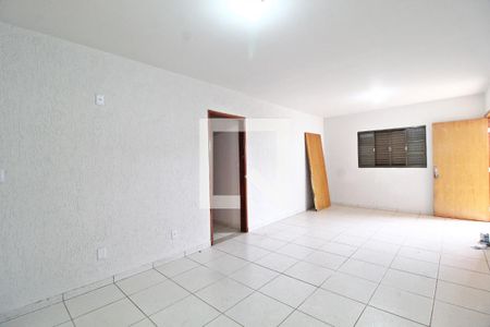 Sala de casa para alugar com 4 quartos, 150m² em Saraiva, Uberlândia