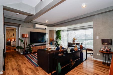 Sala de apartamento à venda com 2 quartos, 138m² em Real Parque, São Paulo