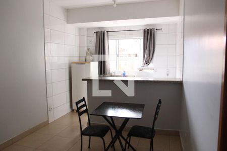 Sala de apartamento para alugar com 1 quarto, 35m² em Vila Jardim Pompéia, Goiânia