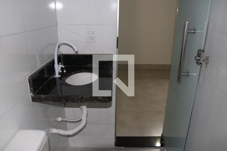 Banheiro de kitnet/studio para alugar com 1 quarto, 20m² em Setor Norte Ferroviário, Goiânia