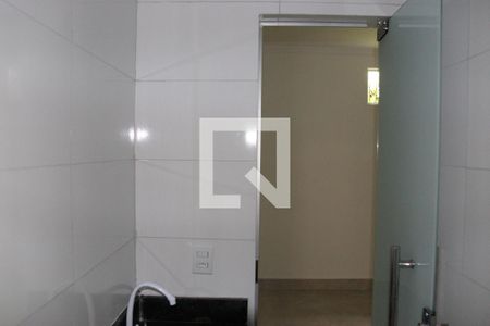 Banheiro de kitnet/studio para alugar com 1 quarto, 20m² em Setor Norte Ferroviário, Goiânia