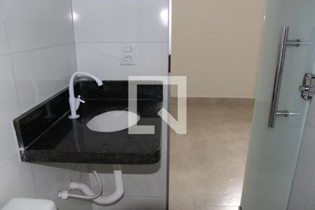 Banheiro de kitnet/studio para alugar com 1 quarto, 20m² em Setor Norte Ferroviário, Goiânia