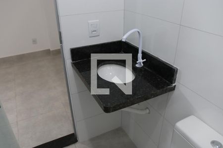 Banheiro de kitnet/studio para alugar com 1 quarto, 20m² em Setor Norte Ferroviário, Goiânia