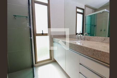 Banheiro do Quarto 1 de apartamento para alugar com 3 quartos, 170m² em Vale dos Cristais, Nova Lima