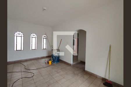 Sala de casa para alugar com 3 quartos, 258m² em Parque Dourado, Ferraz de Vasconcelos