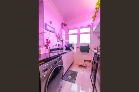 Apartamento à venda com 240m², 3 quartos e 2 vagas Apartamento à venda com 240m², 3 quartos e 2 vagasÁrea de Serviço