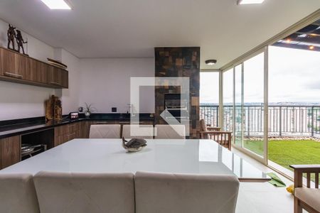 Apartamento à venda com 240m², 3 quartos e 2 vagas Apartamento à venda com 240m², 3 quartos e 2 vagasÁrea Gourmet