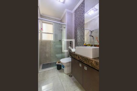 Apartamento à venda com 240m², 3 quartos e 2 vagas Apartamento à venda com 240m², 3 quartos e 2 vagasBanheiro Social