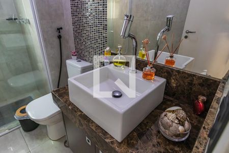 Apartamento à venda com 240m², 3 quartos e 2 vagas Apartamento à venda com 240m², 3 quartos e 2 vagasBanheiro Social