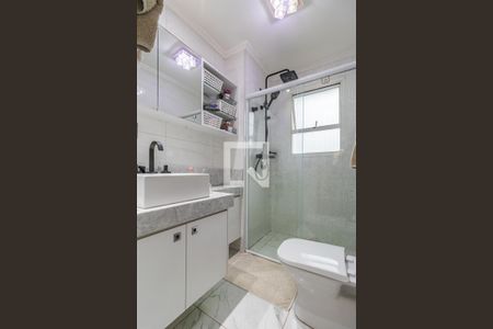 Apartamento à venda com 240m², 3 quartos e 2 vagas Apartamento à venda com 240m², 3 quartos e 2 vagasBanheiro da Suíte