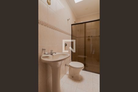 Casa à venda com 120m², 3 quartos e 2 vagas Casa à venda com 120m², 3 quartos e 2 vagasBanheiro Suíte