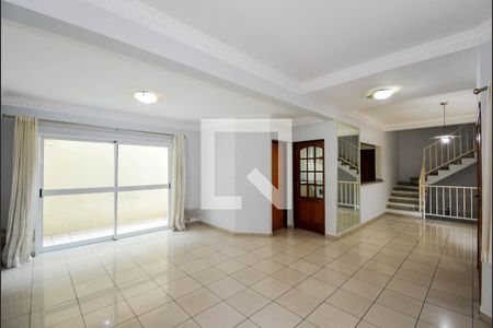 Sala de casa de condomínio para alugar com 3 quartos, 240m² em Vila Sao Judas Tadeu, Guarulhos