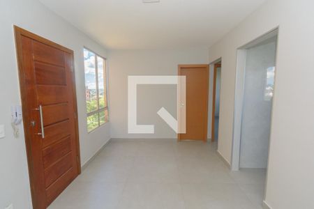 sala de apartamento à venda com 2 quartos, 45m² em Centro, Contagem