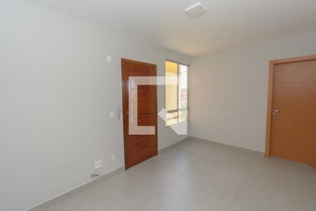 sala de apartamento à venda com 2 quartos, 45m² em Centro, Contagem