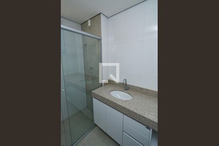 Banheiro de apartamento à venda com 1 quarto, 42m² em Lourdes, Belo Horizonte