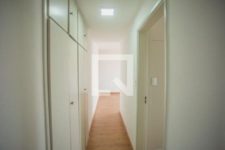 Corredor - Quartos de apartamento para alugar com 2 quartos, 67m² em Mirandópolis, São Paulo