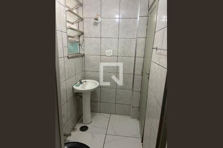 Banheiro de casa de condomínio para alugar com 2 quartos, 50m² em Lins de Vasconcelos, Rio de Janeiro