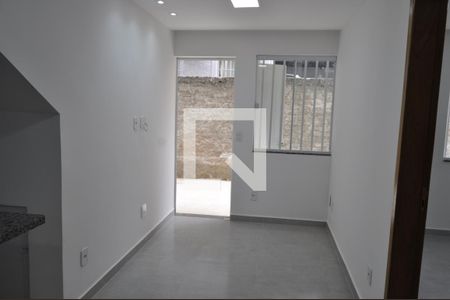 Sala de casa de condomínio para alugar com 2 quartos, 48m² em Abolição, Rio de Janeiro