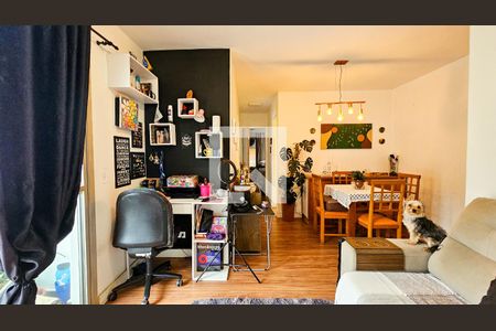 Sala de apartamento para alugar com 3 quartos, 74m² em Vila Sofia, São Paulo