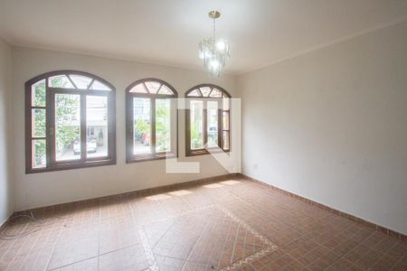 Sala de casa de condomínio para alugar com 3 quartos, 260m² em Jardim Monte Azul, São Paulo