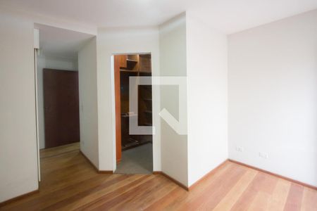 Suíte de casa de condomínio para alugar com 3 quartos, 260m² em Jardim Monte Azul, São Paulo