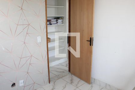 Quarto 2 de apartamento para alugar com 2 quartos, 47m² em Bairro Jardim Nossa Senhora das Graças, Cotia