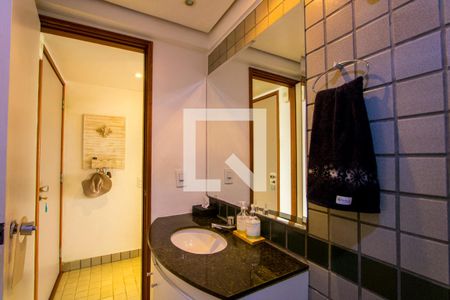 Lavabo de apartamento para alugar com 2 quartos, 70m² em Jardim Bela Vista, Santo André