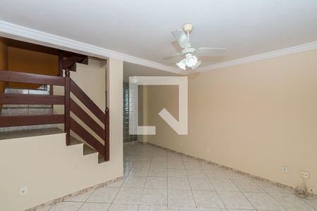 Sala de casa de condomínio para alugar com 3 quartos, 88m² em Brás de Pina, Rio de Janeiro