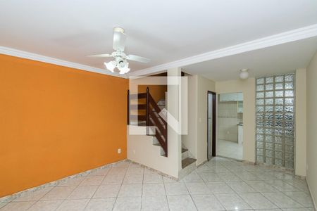 Sala de casa de condomínio para alugar com 3 quartos, 88m² em Brás de Pina, Rio de Janeiro