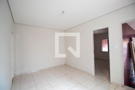 Sala 1 de casa para alugar com 4 quartos, 230m² em Vila Ré, São Paulo