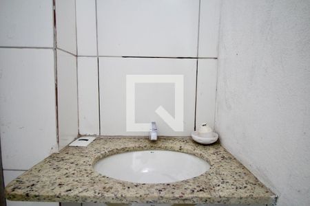 Banheiro de kitnet/studio para alugar com 0 quarto, 50m² em Nazaré, Salvador