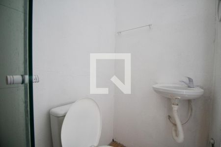 Banheiro de kitnet/studio para alugar com 0 quarto, 50m² em Nazaré, Salvador