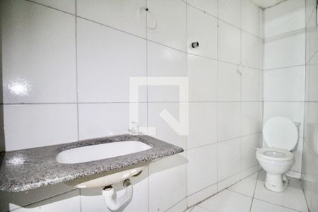 Banheiro de kitnet/studio para alugar com 0 quarto, 50m² em Nazaré, Salvador