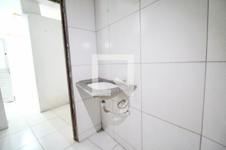 Banheiro de kitnet/studio para alugar com 0 quarto, 50m² em Nazaré, Salvador