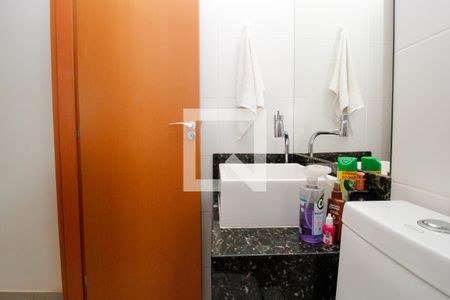 Lavabo de apartamento para alugar com 2 quartos, 120m² em Buritis, Belo Horizonte