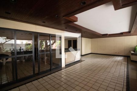 Apartamento à venda com 140m², 3 quartos e 2 vagas Apartamento à venda com 140m², 3 quartos e 2 vagasÁrea comum - Salão de festa