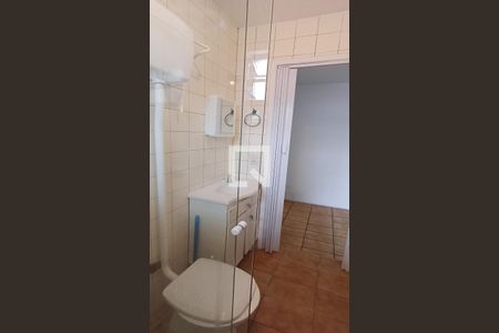 Banheiro de apartamento para alugar com 1 quarto, 28m² em Ipiranga, São José