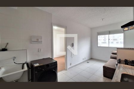 Sala/Cozinha/área de serviço  de apartamento para alugar com 1 quarto, 27m² em Barra Funda, São Paulo