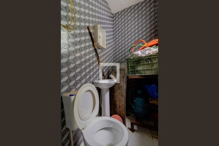 Casa à venda com 72m², 2 quartos e 1 vaga Casa à venda com 72m², 2 quartos e 1 vagaBanheiro de Serviço