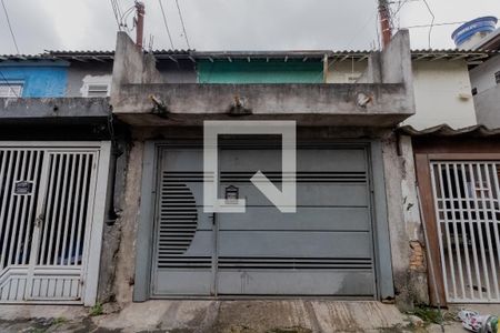 Casa à venda com 72m², 2 quartos e 1 vaga Casa à venda com 72m², 2 quartos e 1 vagaFachada