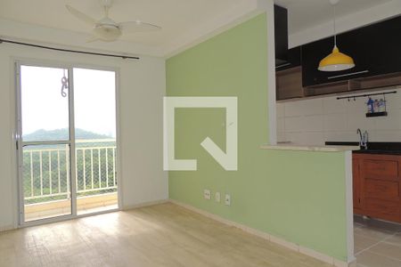 Sala de apartamento para alugar com 2 quartos, 50m² em Jacarepaguá, Rio de Janeiro