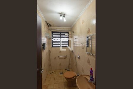 Banheiro de casa à venda com 4 quartos, 250m² em Vila Lemos, Campinas