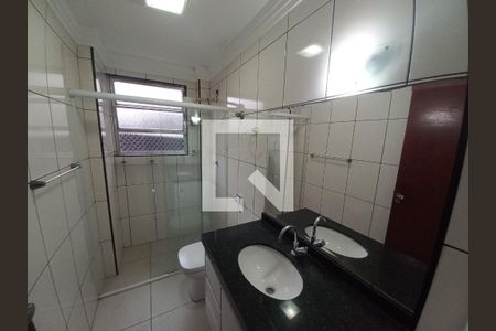 Banheiro de apartamento para alugar com 1 quarto, 40m² em Itararé, São Vicente