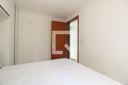 Quarto 2 de apartamento para alugar com 2 quartos, 40m² em Conjunto Residencial José Bonifácio, São Paulo