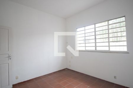 Quarto 1 de casa para alugar com 3 quartos, 120m² em Galo Branco, São Gonçalo