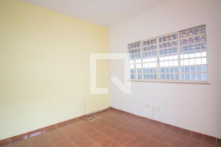 Sala de casa para alugar com 3 quartos, 120m² em Galo Branco, São Gonçalo