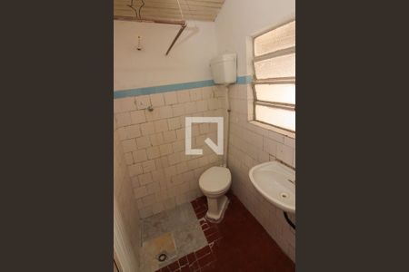 Banheiro de casa para alugar com 1 quarto, 45m² em Nonoai, Porto Alegre